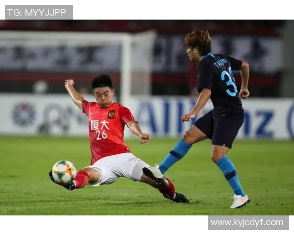 今日趣图:布鲁诺踢中卫真能行吗他的能力让人怀疑 今日趣图:布鲁诺踢中卫真能行吗他的能力让人怀疑